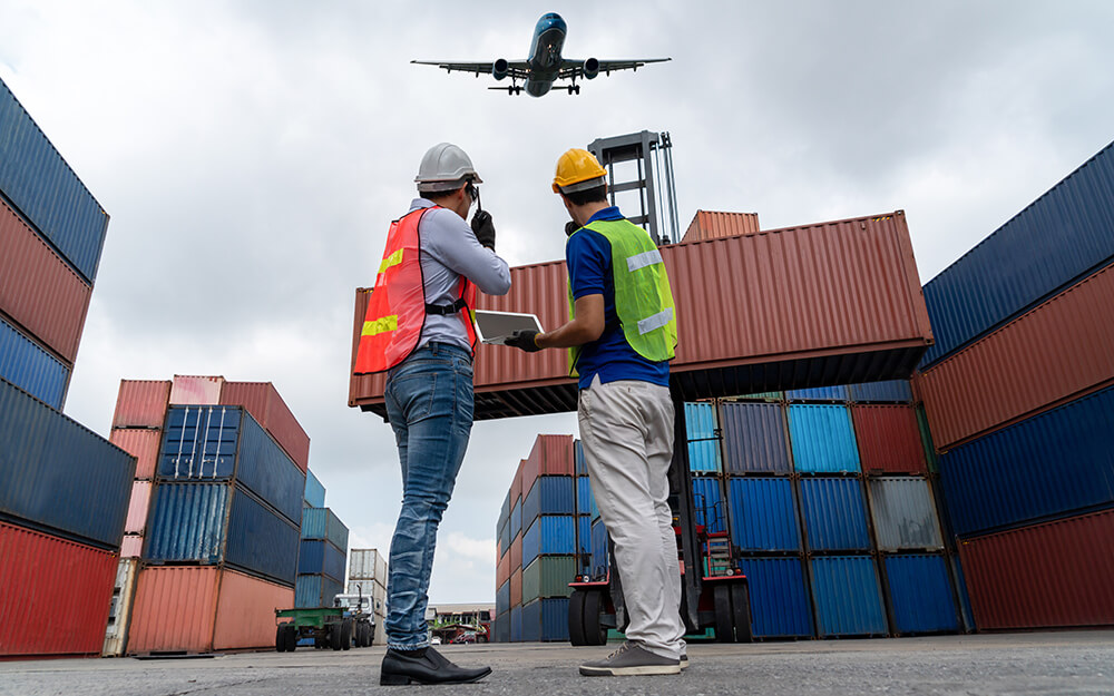 China-Europa-Fracht vor Transport auf Transportart, Dokumente und Routenregeln abstimmen